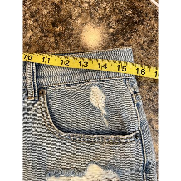 Amuse Society Cut Off Distressed Button Fly Jean Shorts Size 27 - Picture 6 of 7